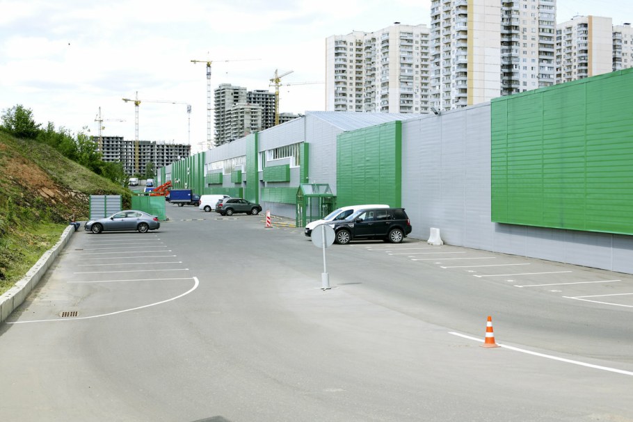 Варшавское шоссе 152а ТЦ Сомбреро