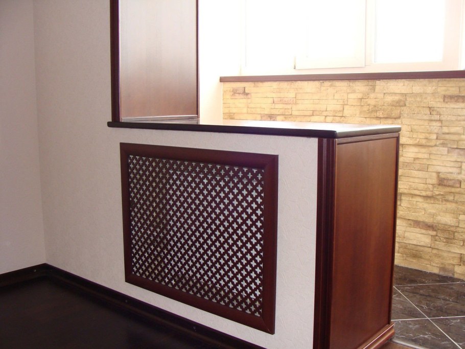 Экран на батарею в интерьере