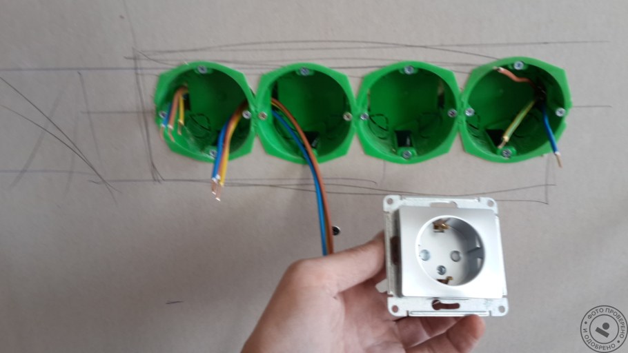 Блок подрозетников 4 розетки для гипсокартона