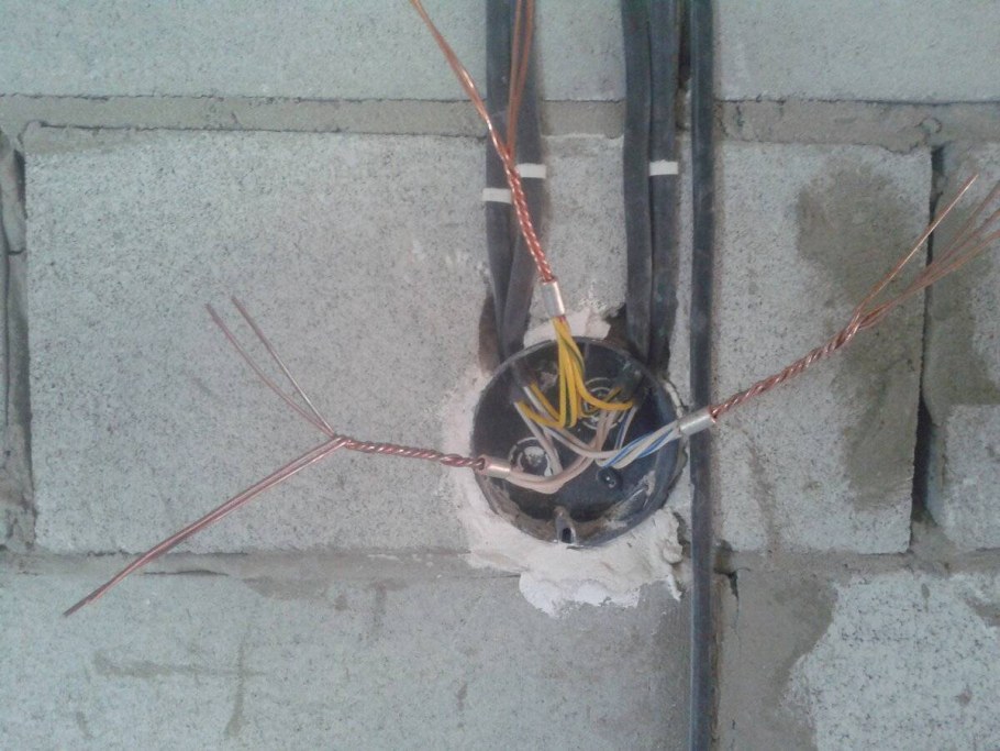 Распаечные коробки для скрытой проводки монтаж