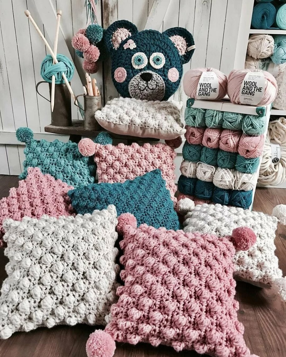 Вязаные подушки