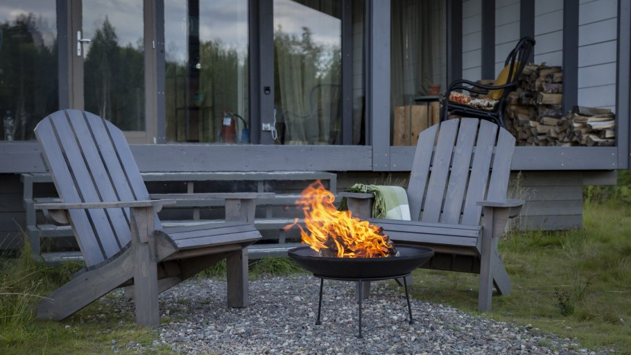 Уличный камин в современном стиле