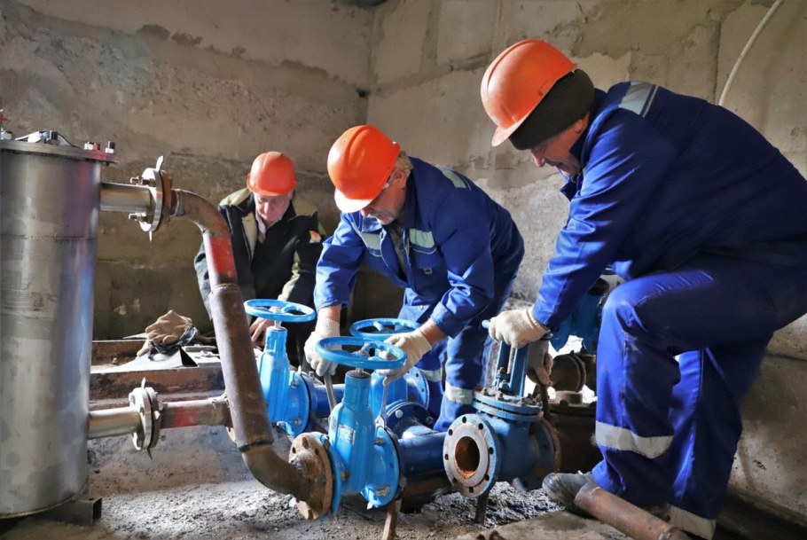 Работники водоканала