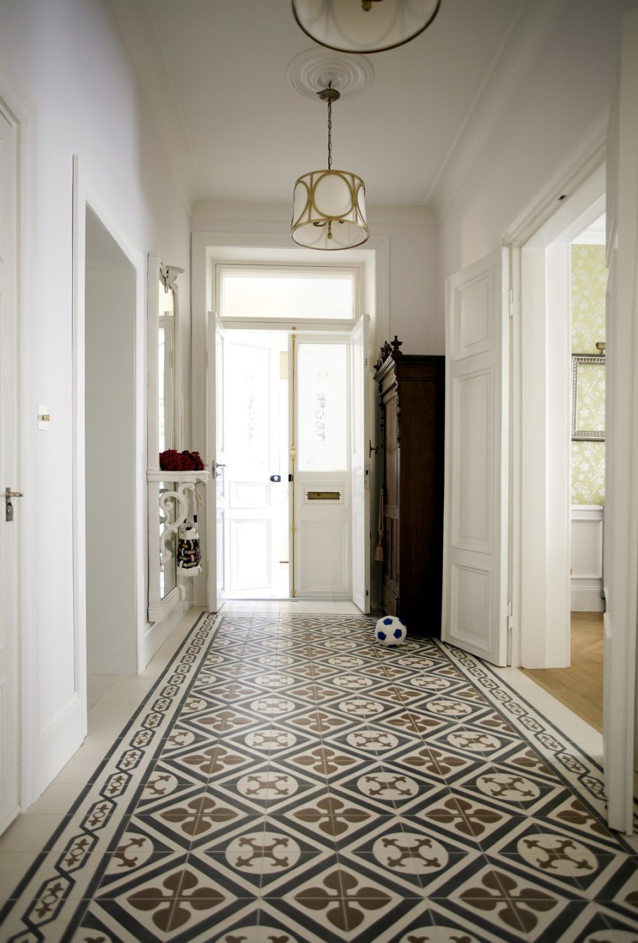 Напольная плитка для прихожей