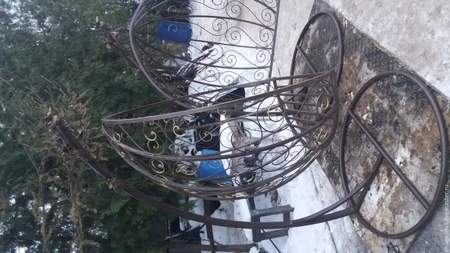 Кованые качели кокон