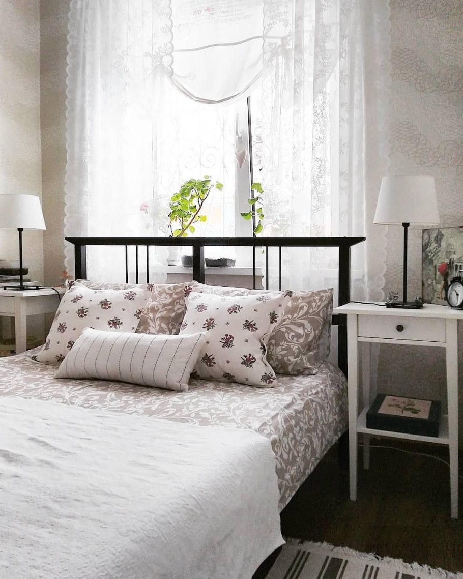 Кровать РИКЕНЕ икеа в интерьере