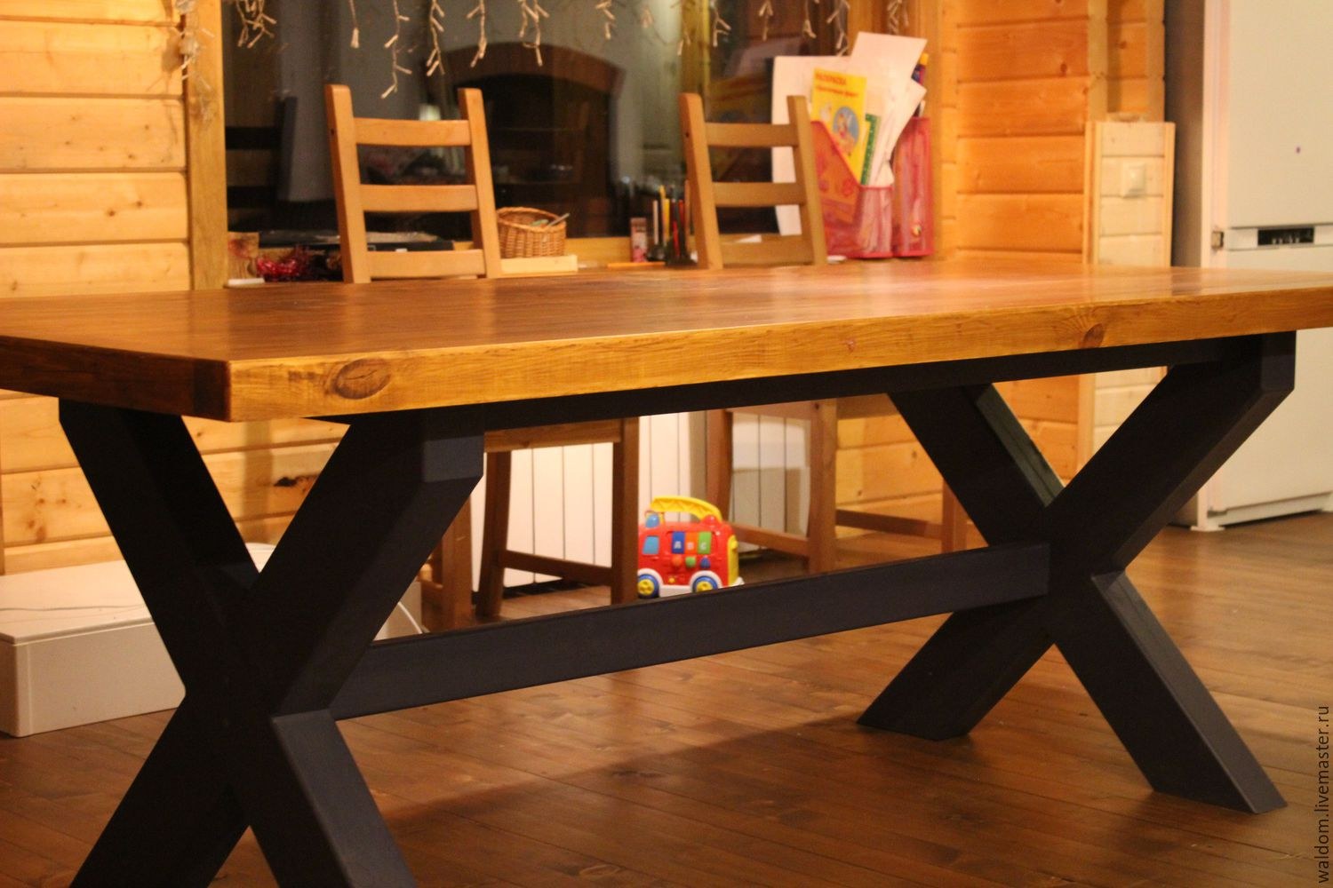Делаем кухонный стол. Деревянный столик. Красивый деревянный стол. Стол из досок. Деревянный стол из досок.
