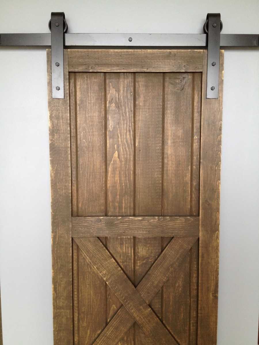 Сарай с амбарной дверью