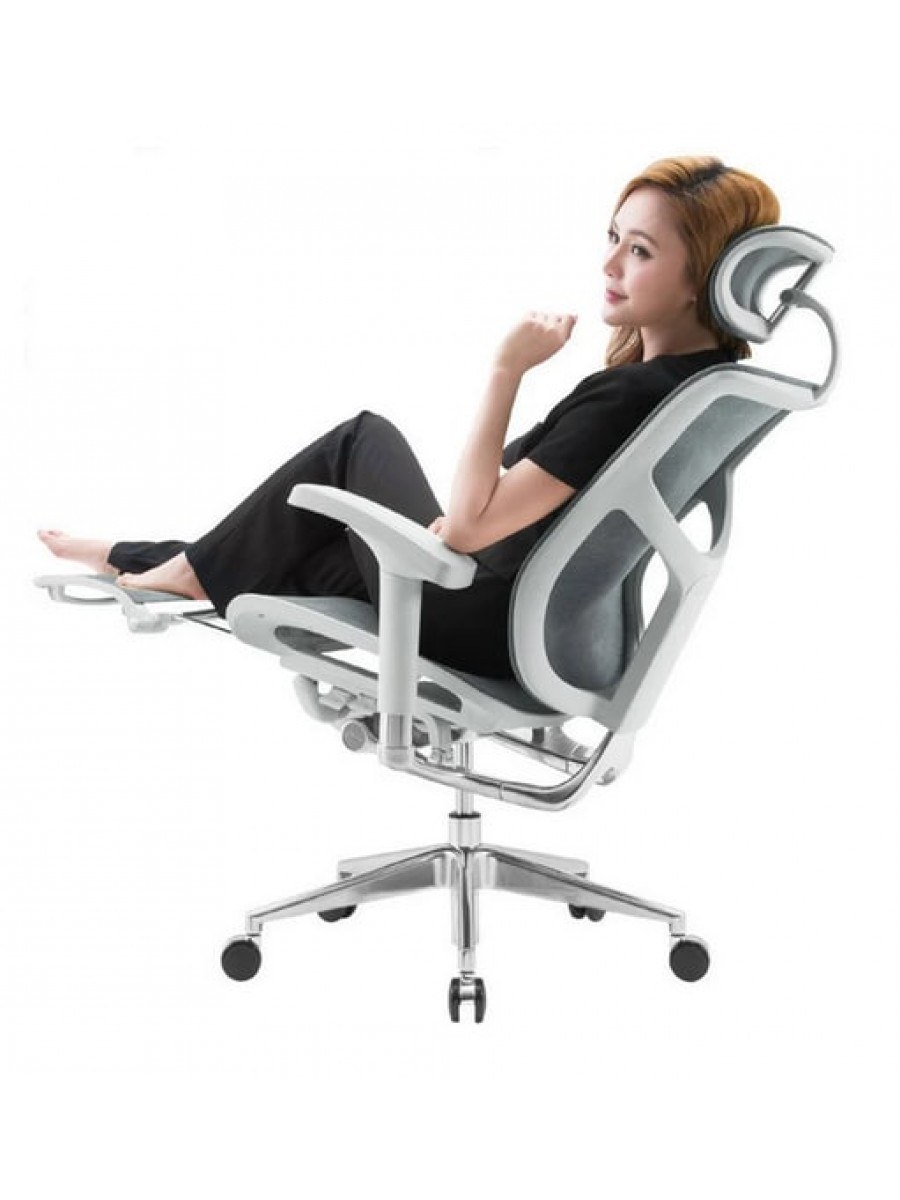 компьютерный стул с подножкой для ног