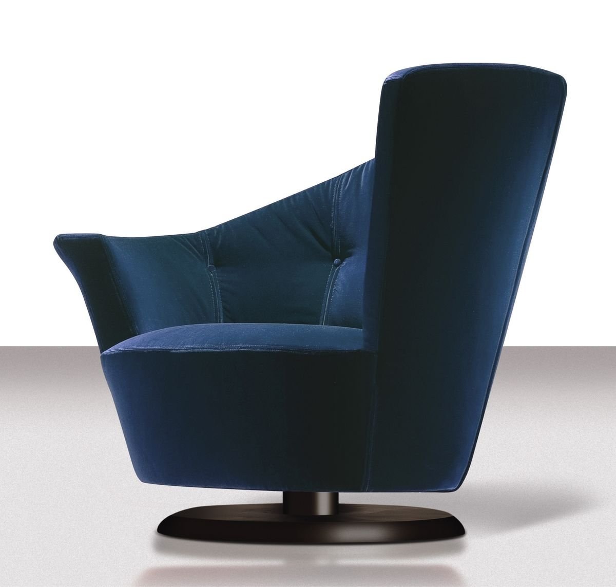 Кресло blues. Вращающееся кресло Hudson Swivel Armchair. Кресло Арабелла. Дизайнерское кресло Giorgetti Norah. Синее кресло.