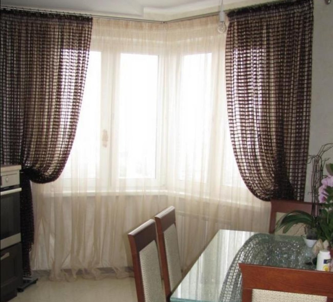 шторы сетка в интерьере гостиной фото