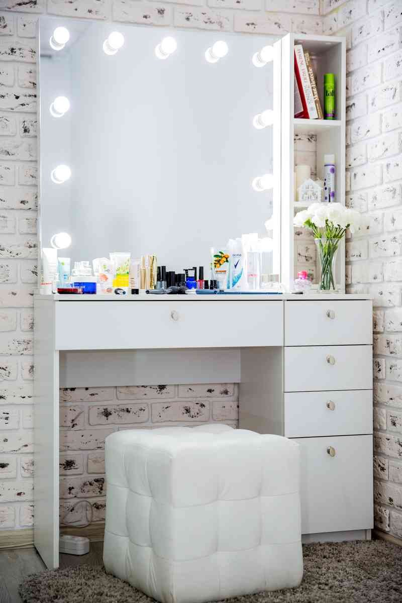 Гримерный столик 100см