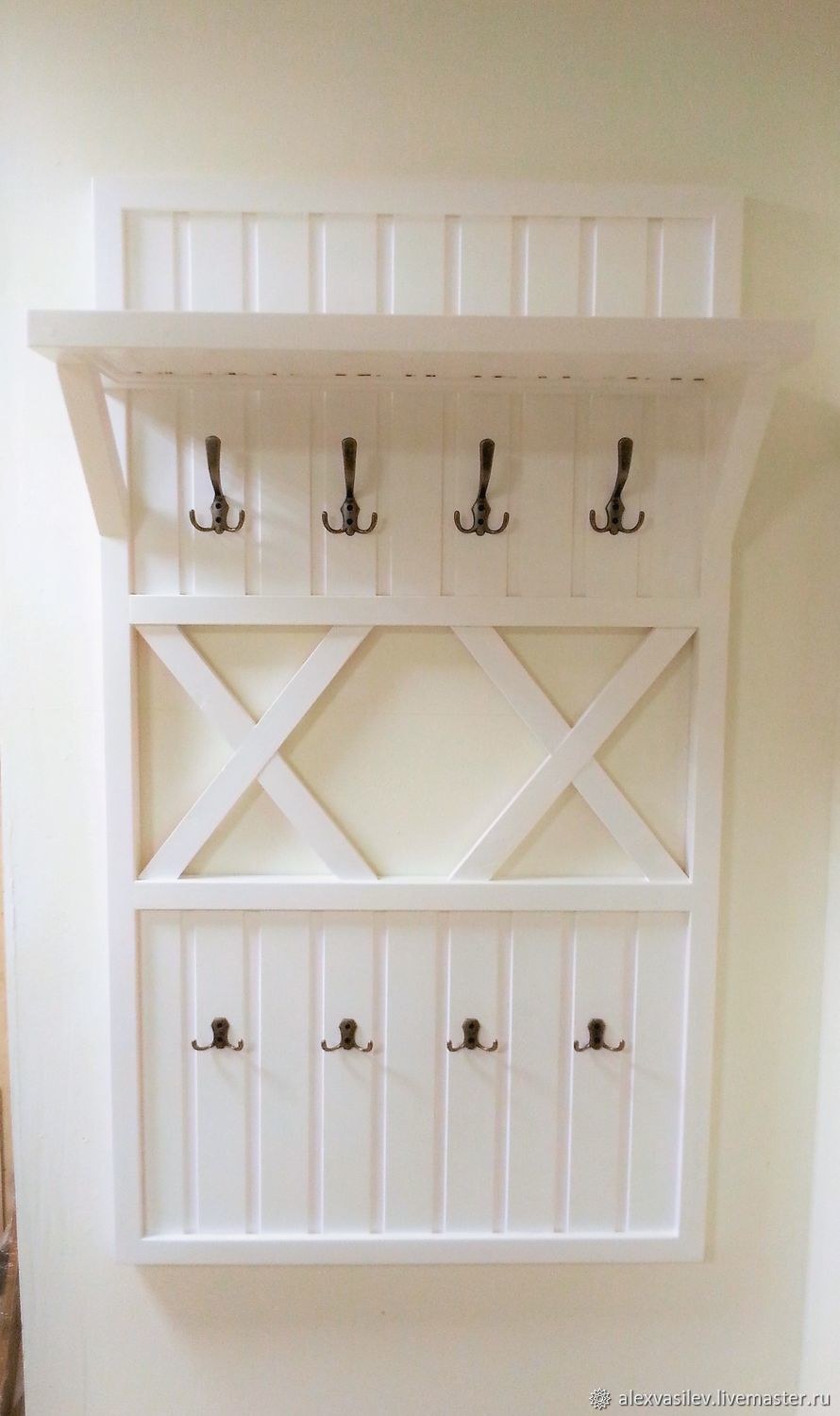 Вешалка в прихожую настенная