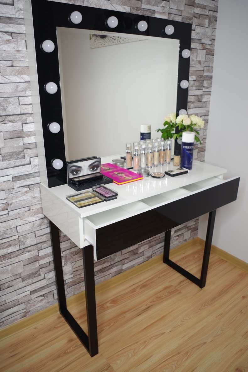 Гримерный стол лофт