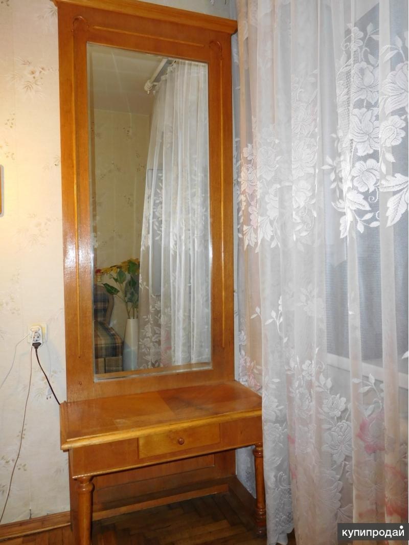 Советское зеркало с тумбой