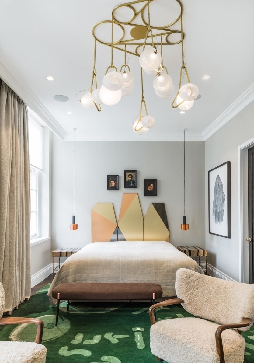 Стильные люстры для спальни