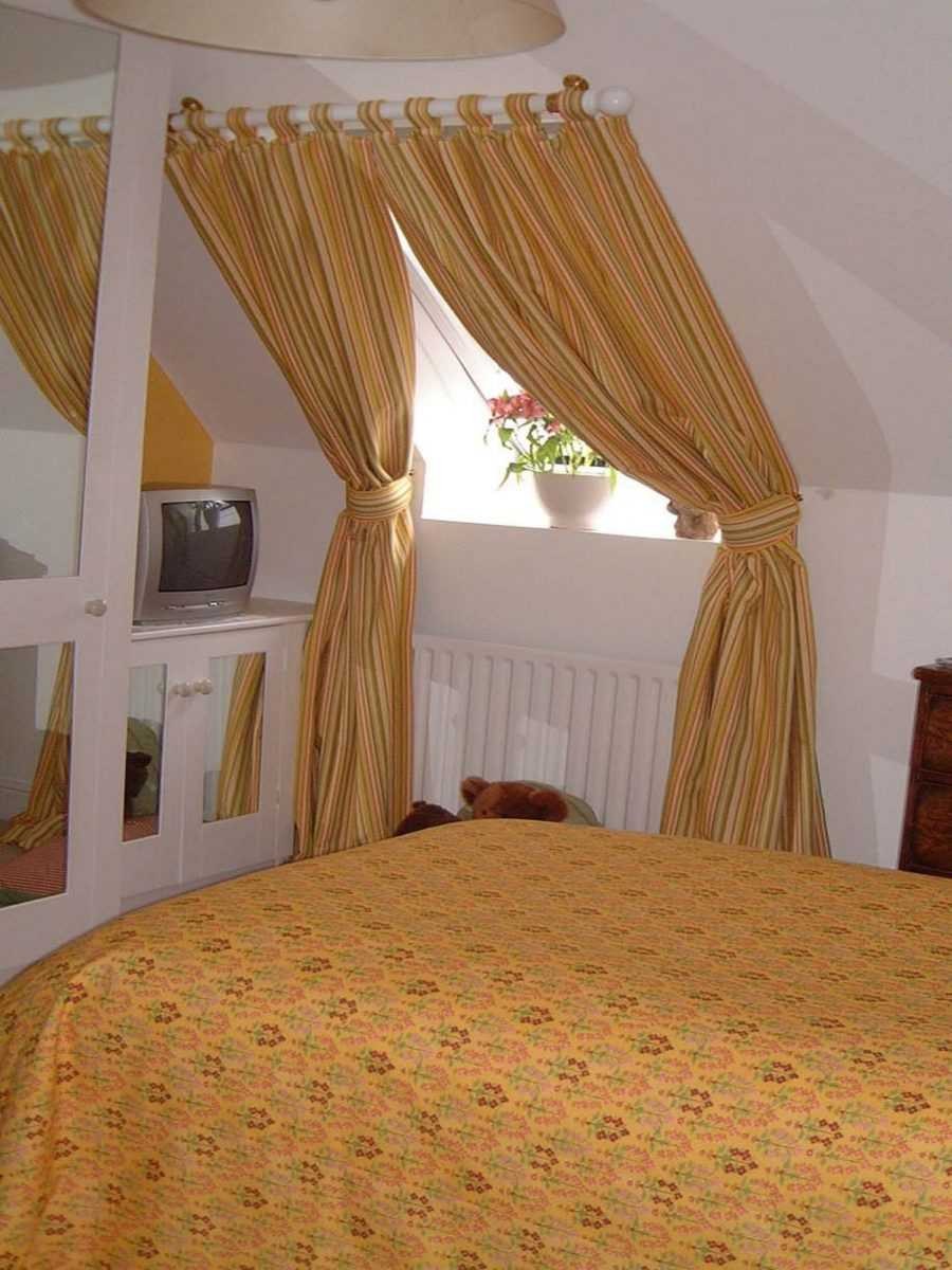 Занавески на мансардные окна