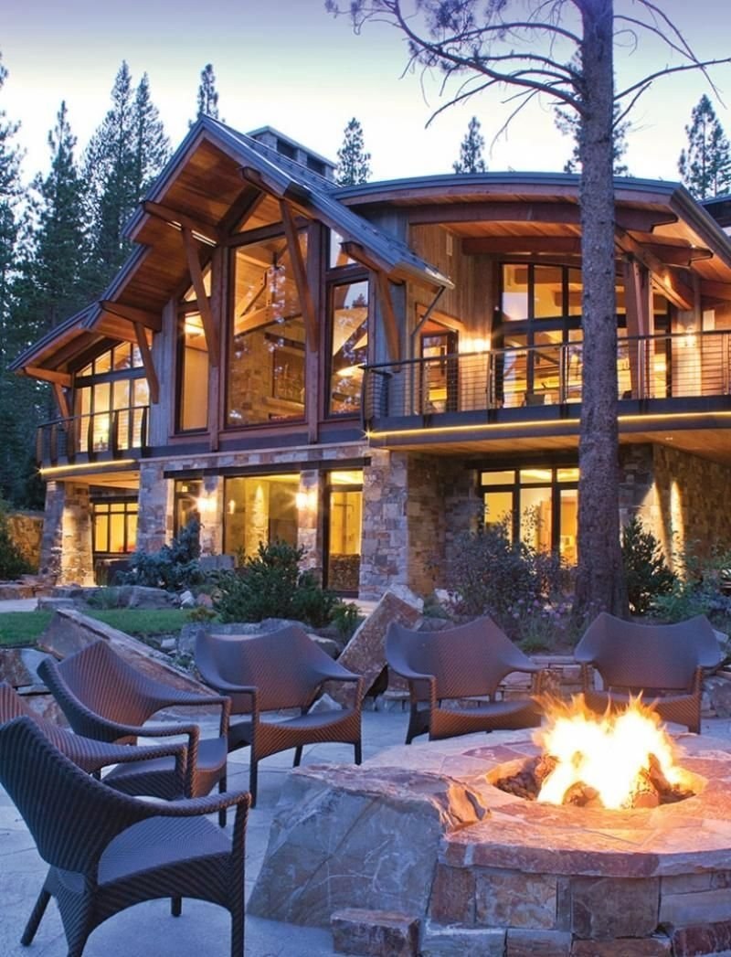 Особняки из камня и дерева в Канаде