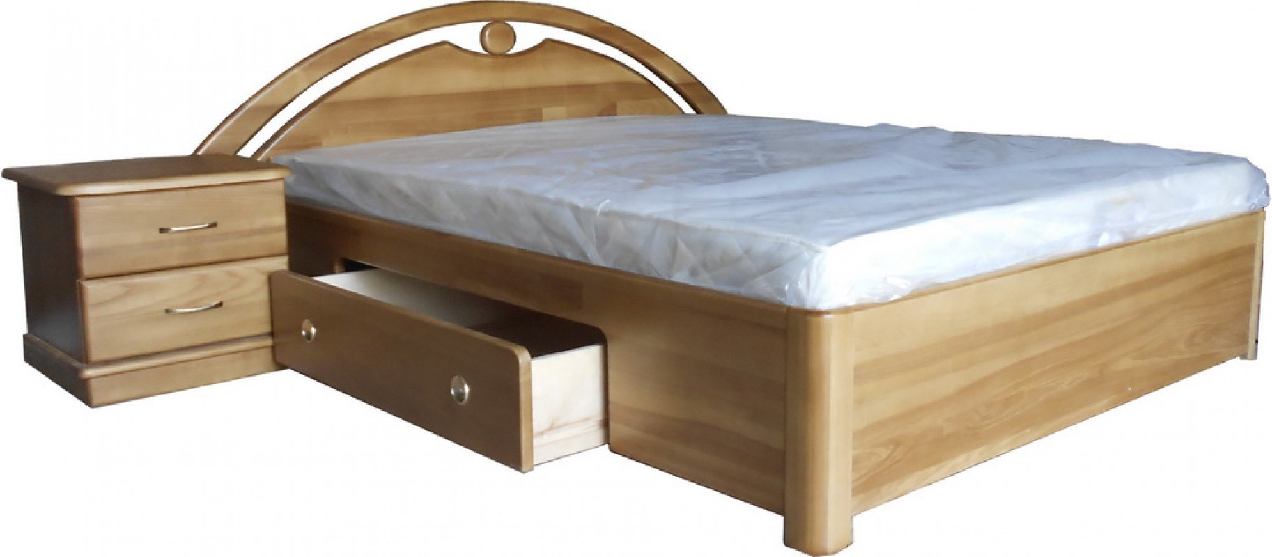 Двуспальные кровати из ясеня дуба и бука