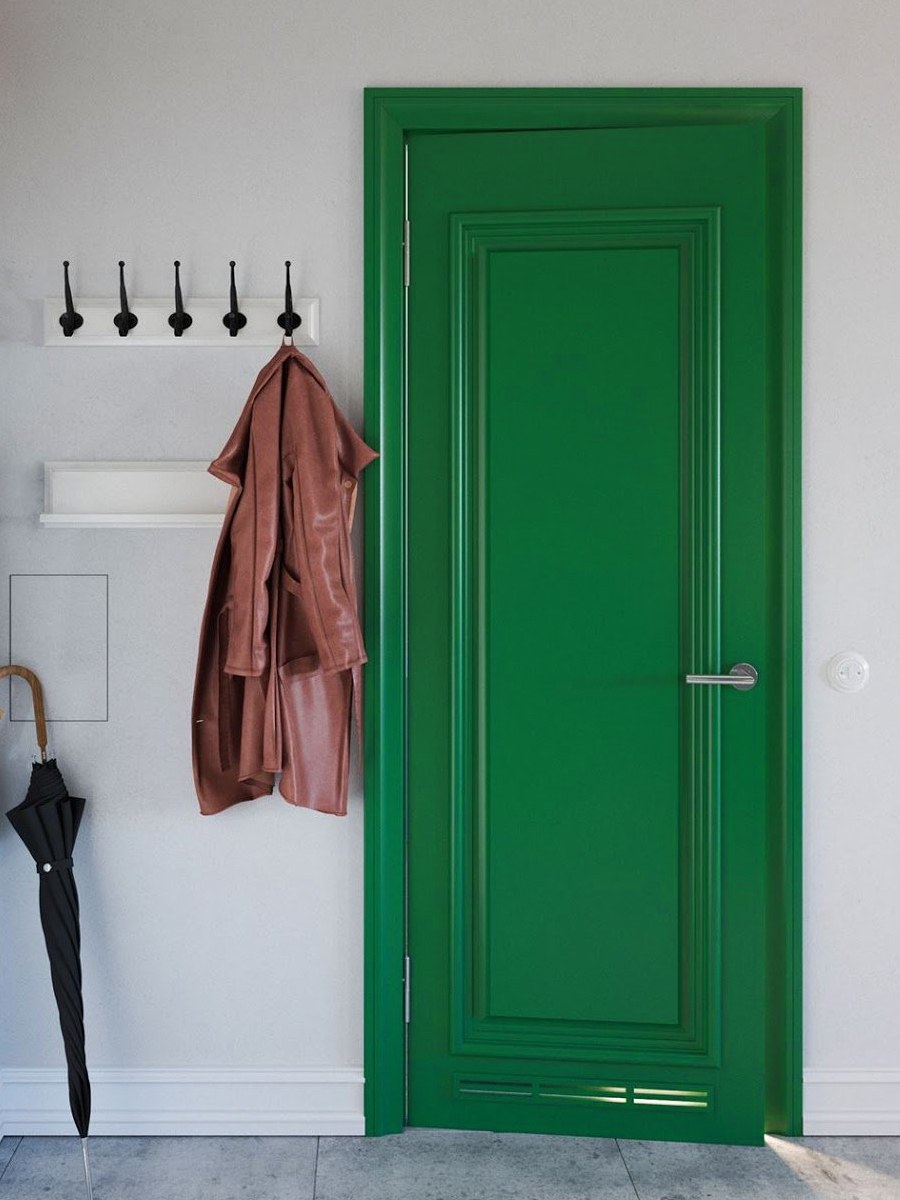 Цветные двери в интерьере