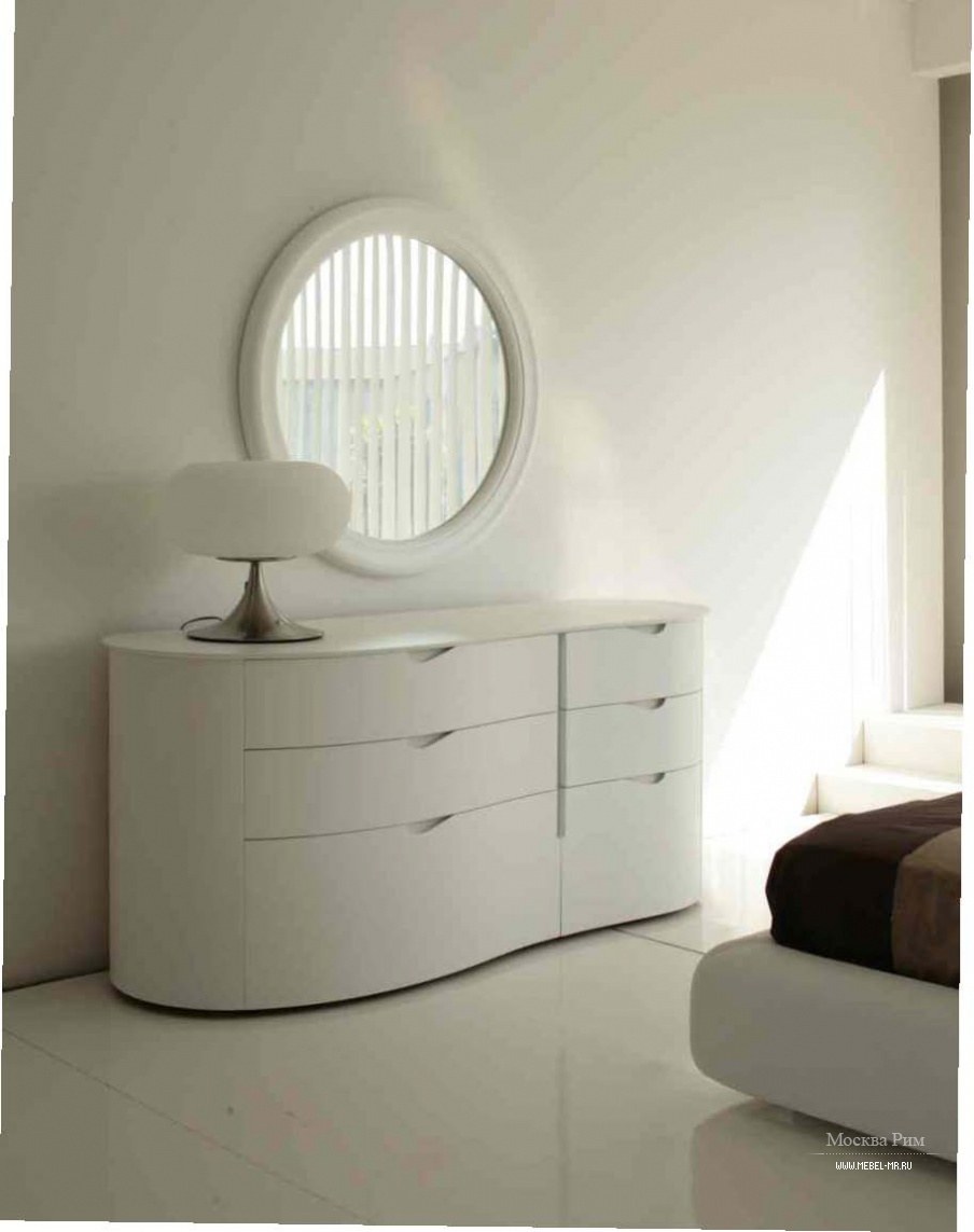 Комод в спальню белый