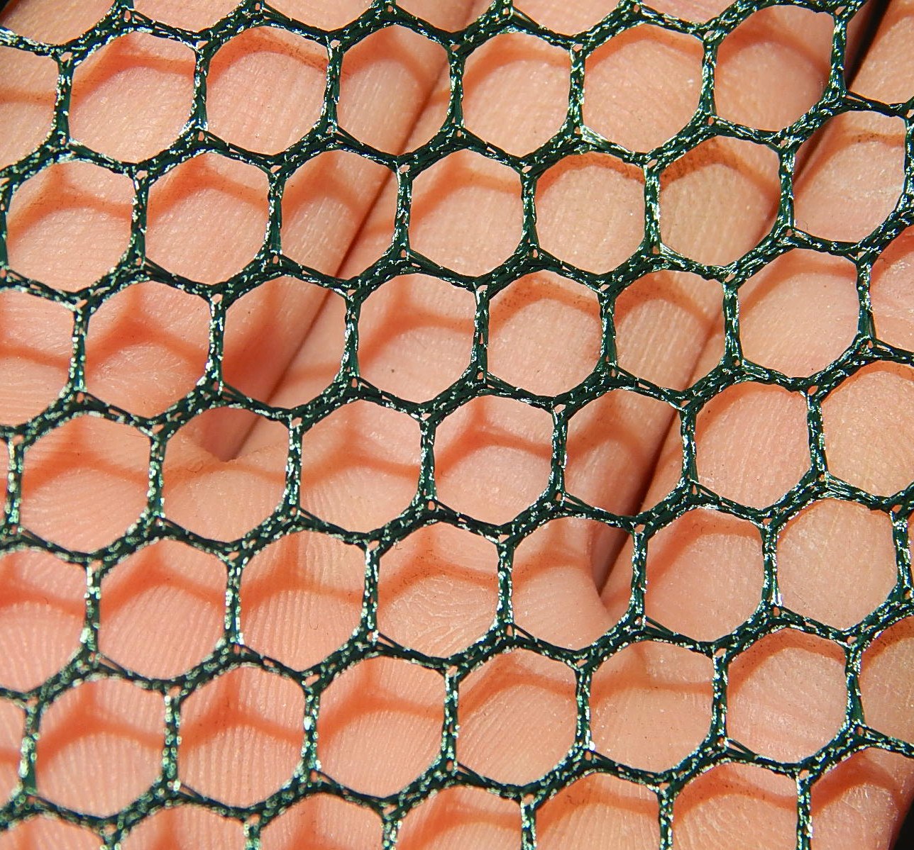 Купить крупную сетку. Сетка Рыбацкая капроновая ячейка 10 мм. Нейлоновая сетка ячейка сота 1/2 дюйма. Сетка нейлоновая крупноячеистая. Ткань сеточка.