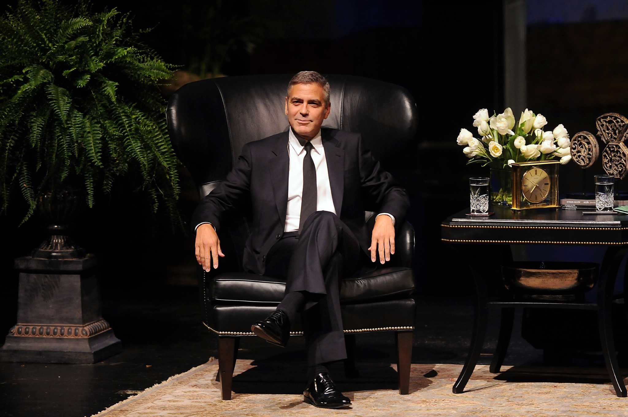 Джордж Клуни кресло качалка