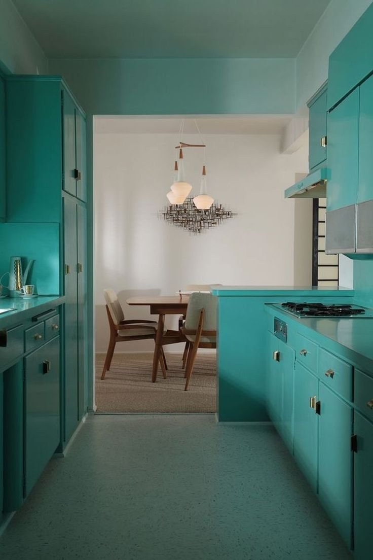 Кухня цвета морской волны в интерьере