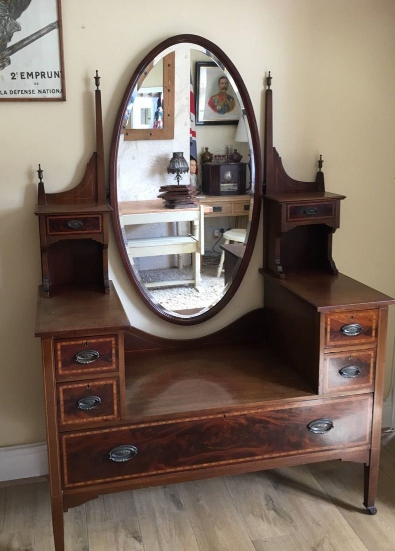 Трельяж с зеркалом в спальню фото