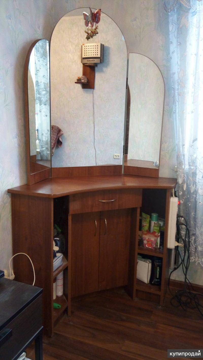 Трюмо угловое с зеркалом