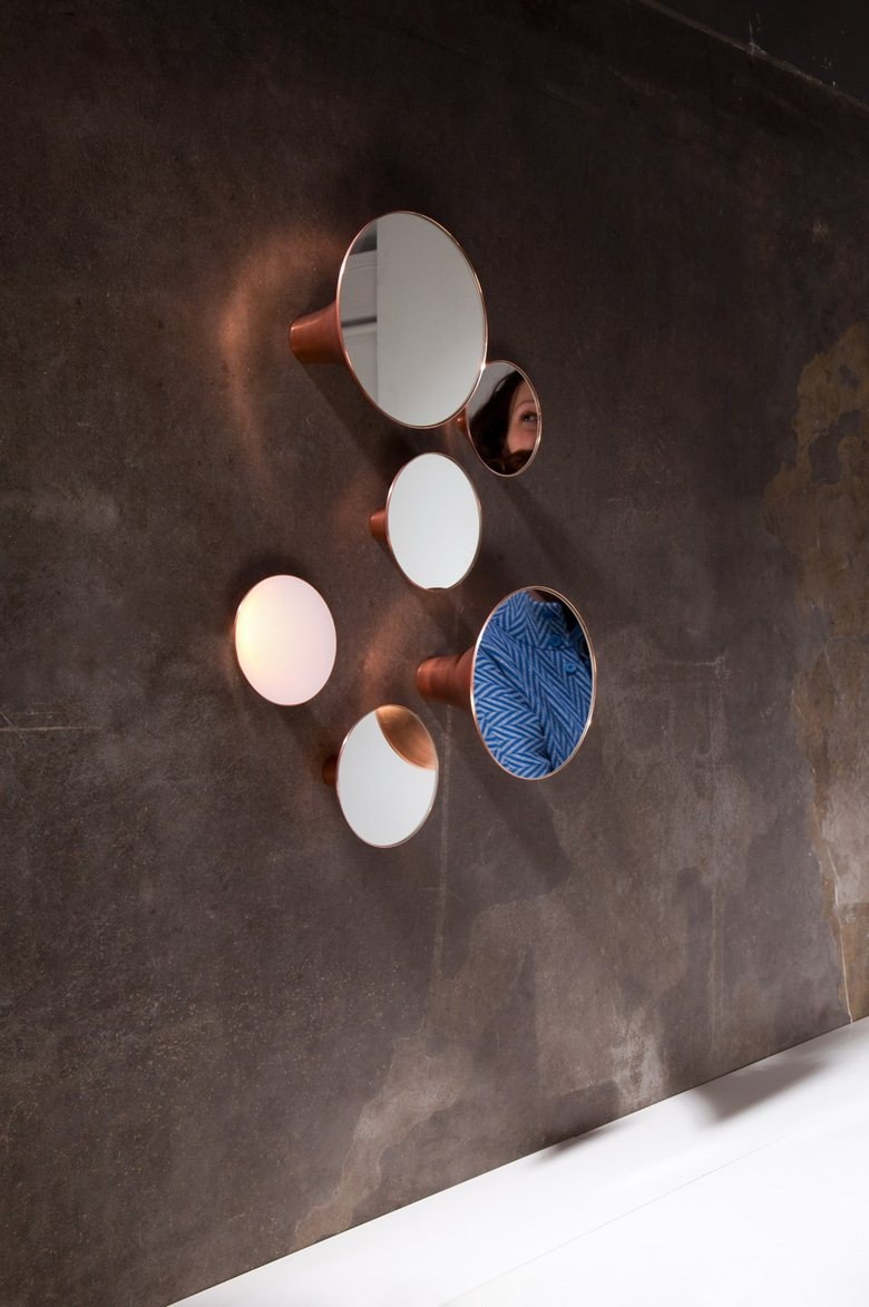 Блик от зеркала в интерьере