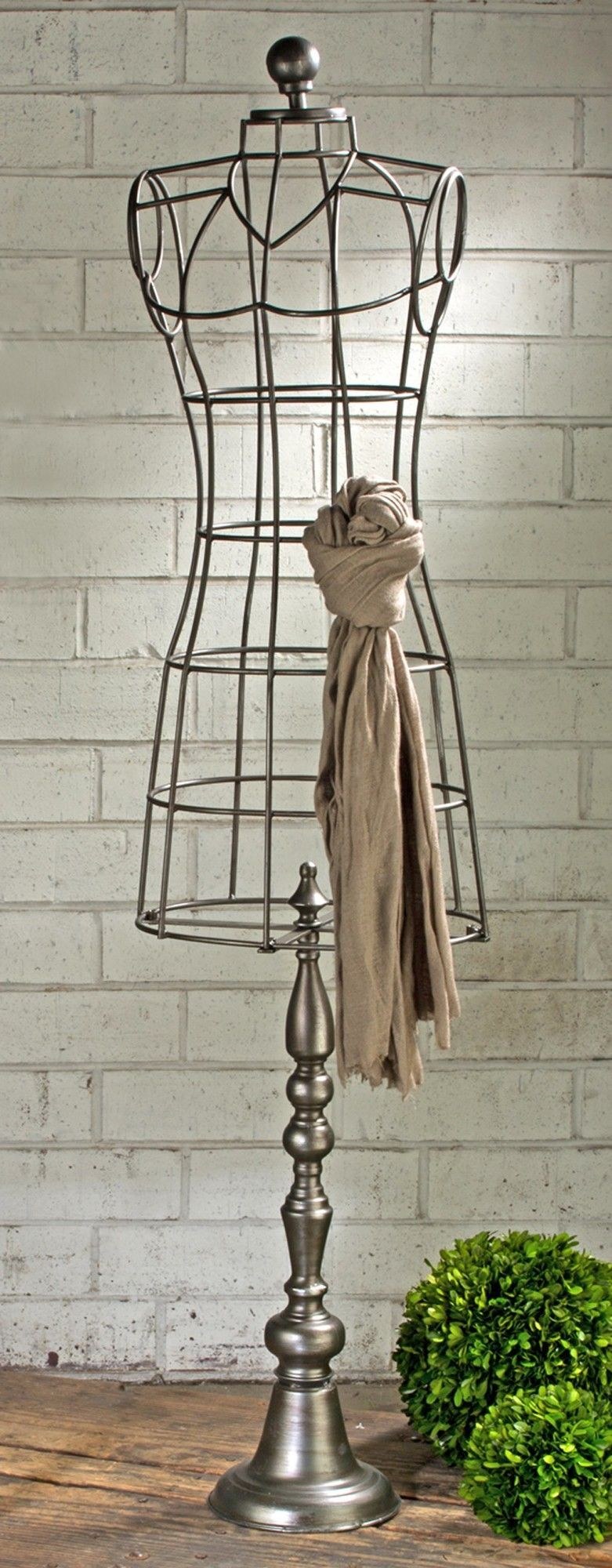 Кованый манекен