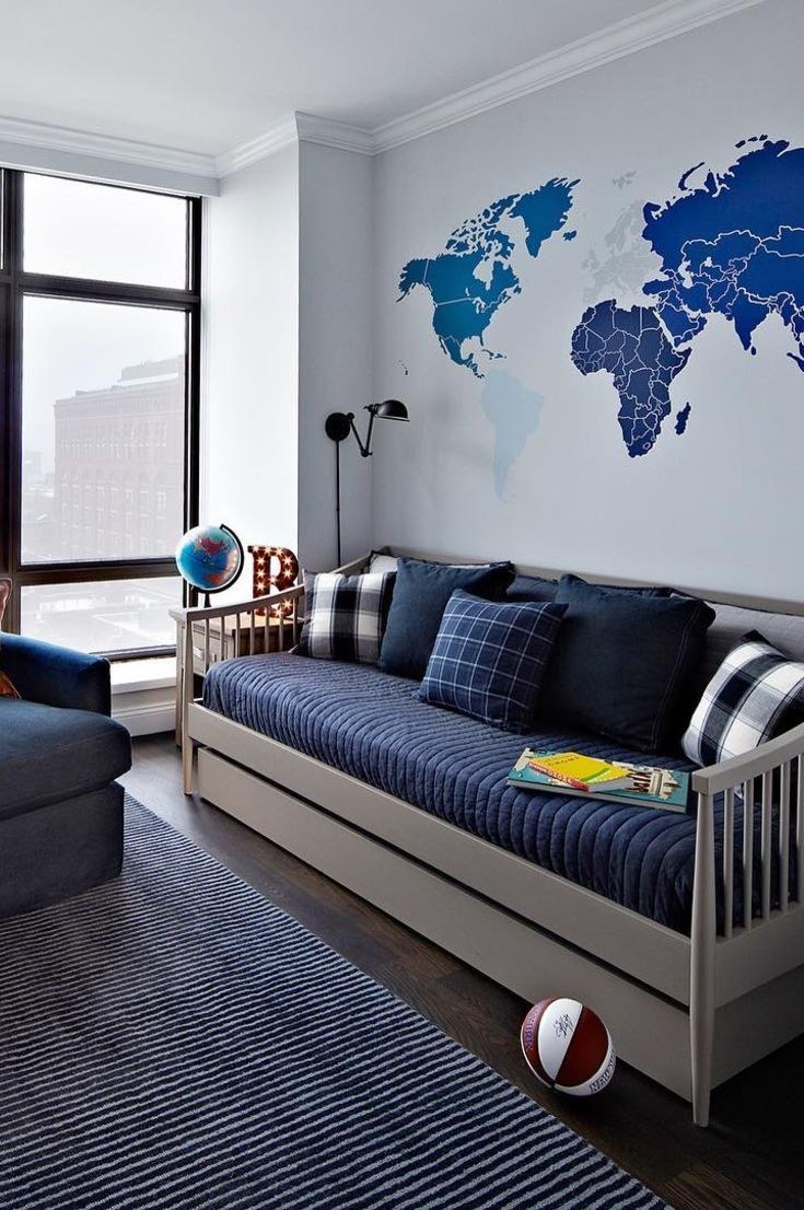 Подростковая комната с диваном