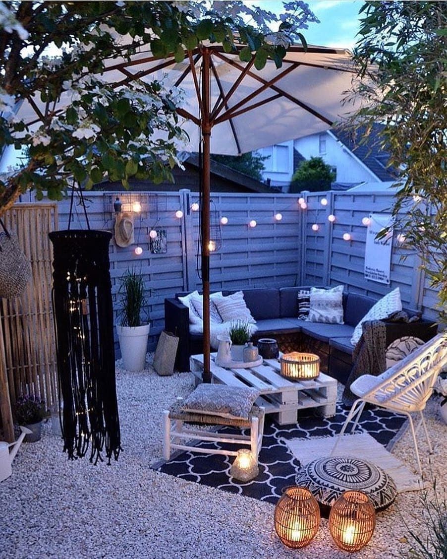 Уютная беседка на даче