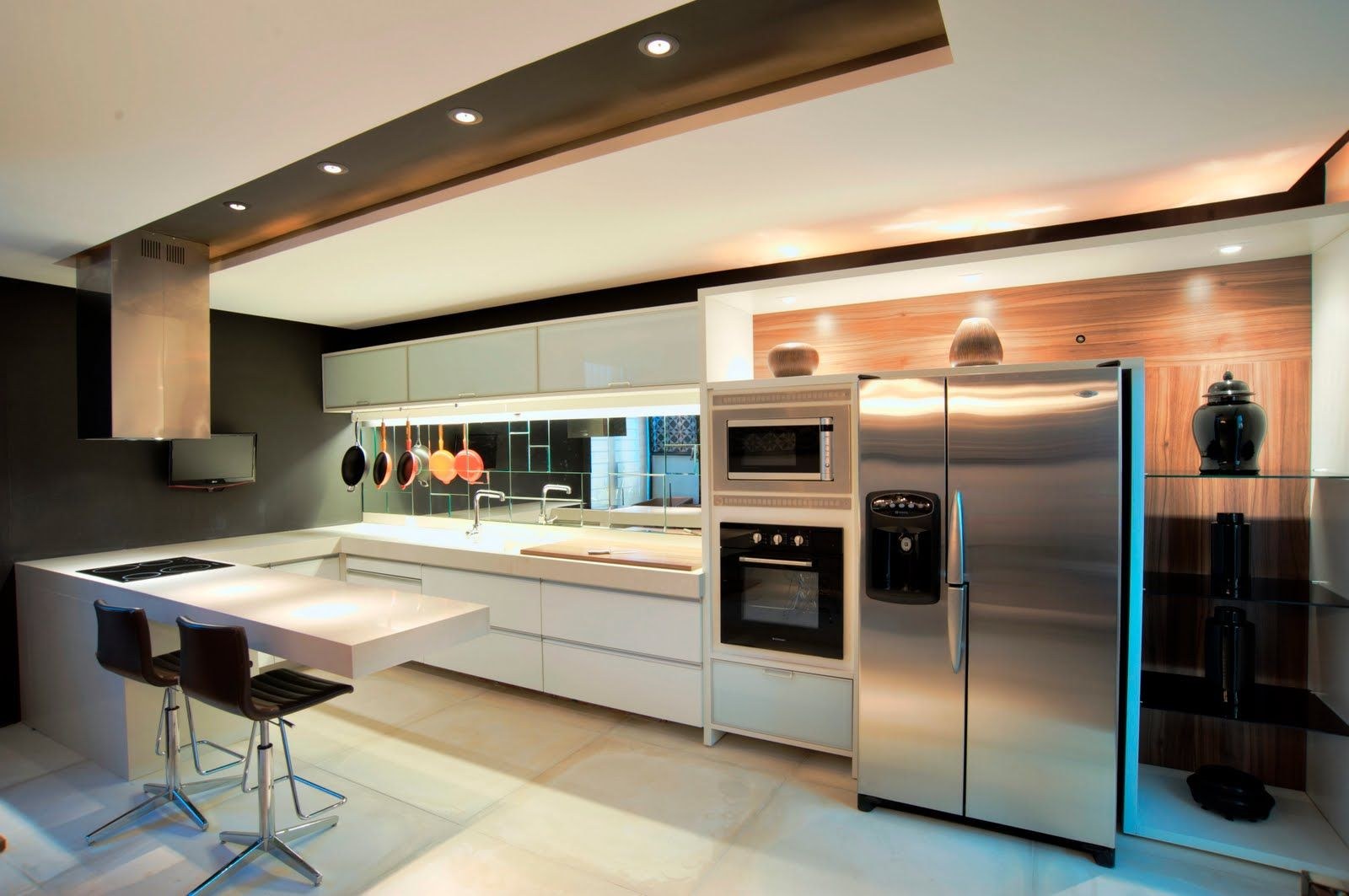 Дизайн современных кухонь 2023 фото. Современные кухни. Шикарная современная кухня. Кухни в стиле Модерн. Кухни Модерн современные.