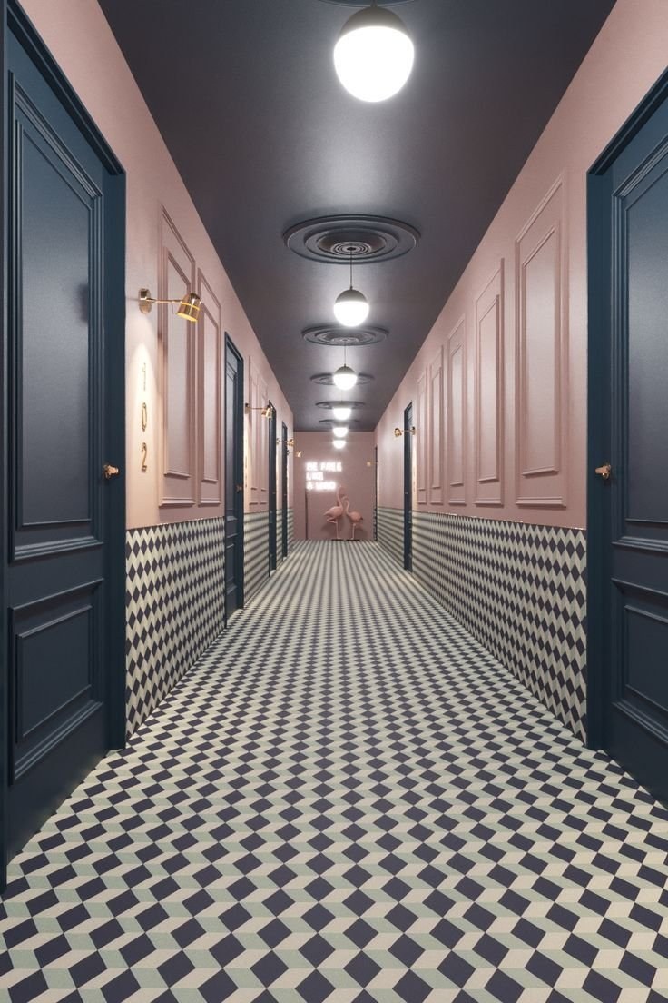 Необычный потолок в коридоре