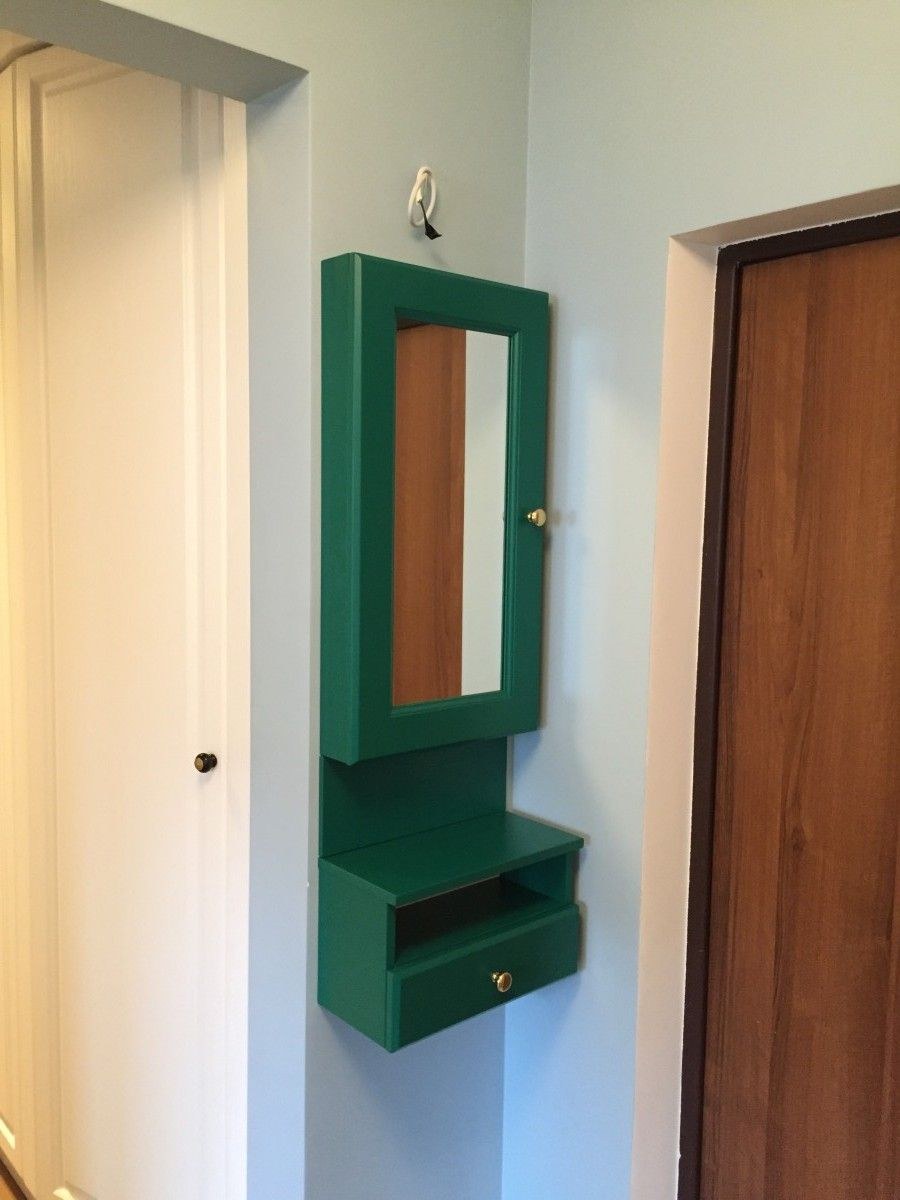 Шкафчик для щитка в прихожей