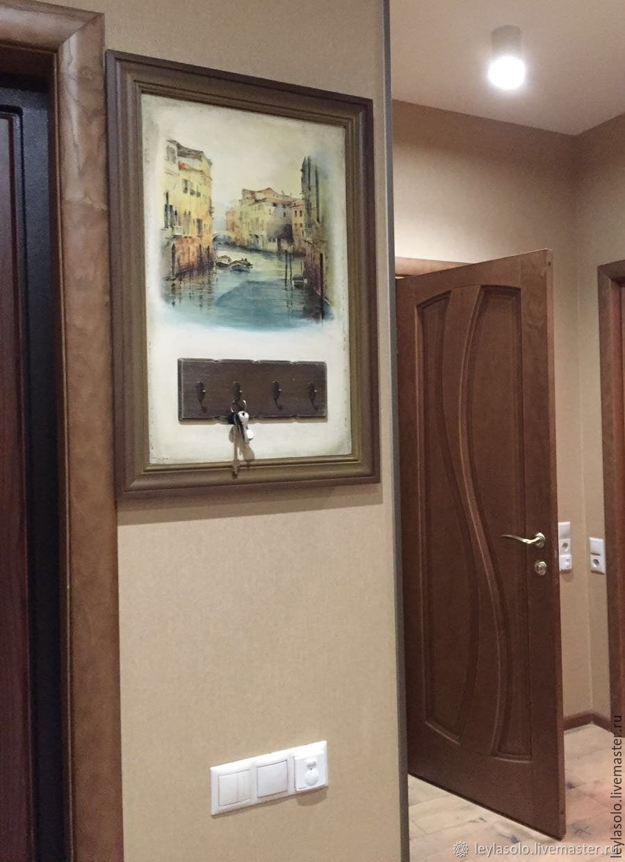 Электрический щиток в прихожей