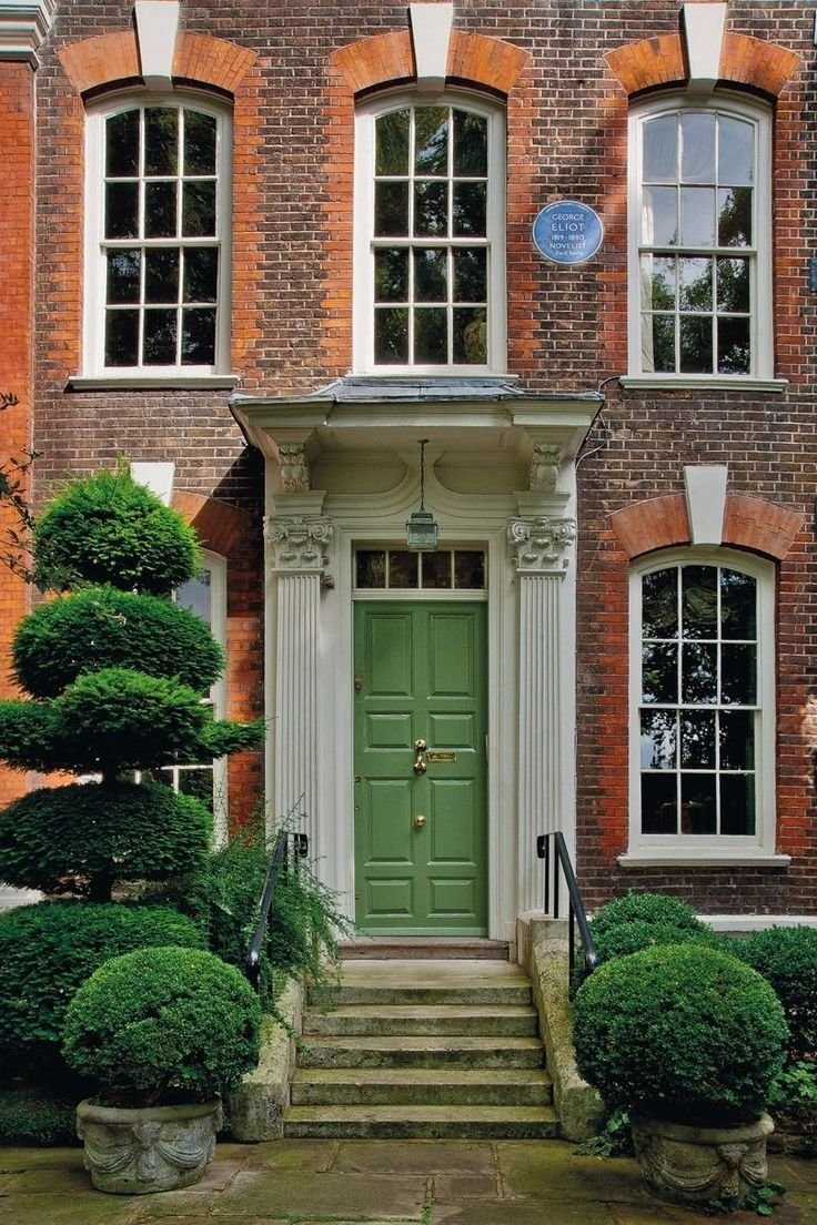 Дверь на улице Лондон