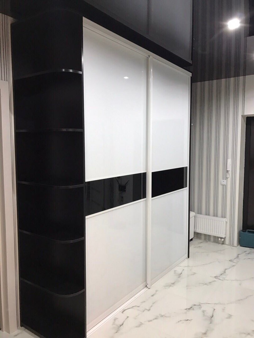 Шкаф купе черно белый