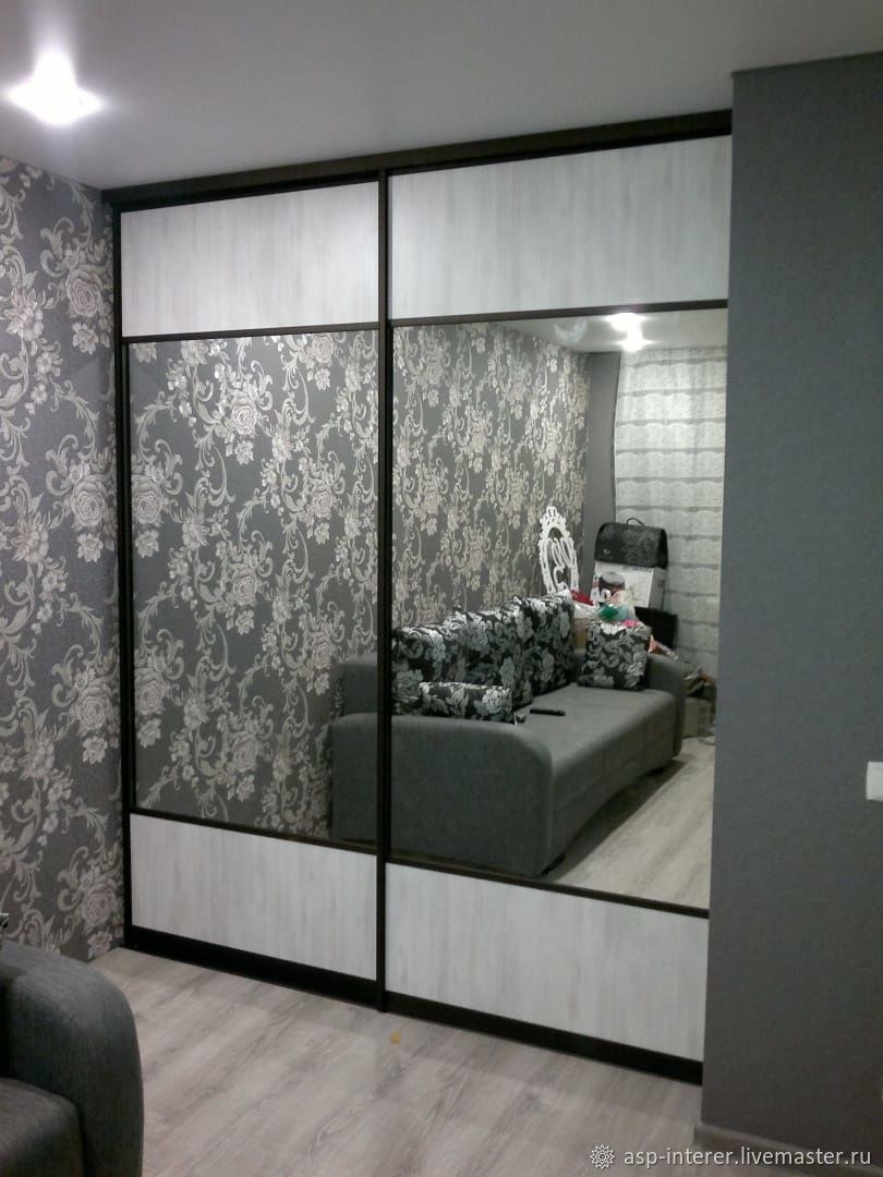 Шкаф купе со вставками