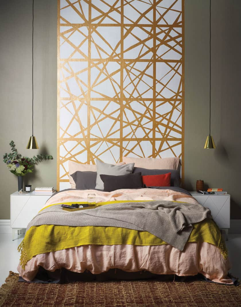 Декорируем изголовье кровати