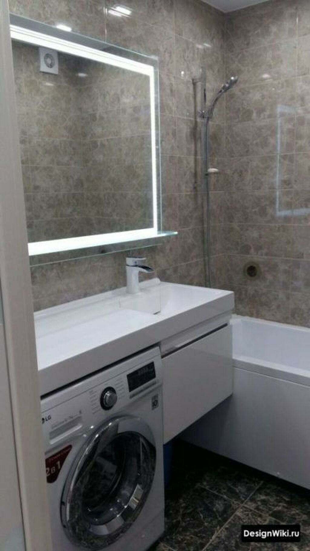 Ванная комната со стиральной машиной под раковиной в хрущевке