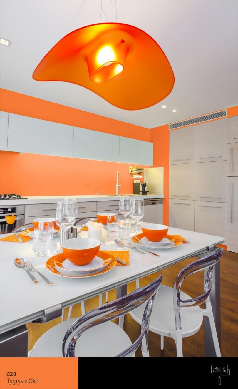 Кухня оранжевая с белым