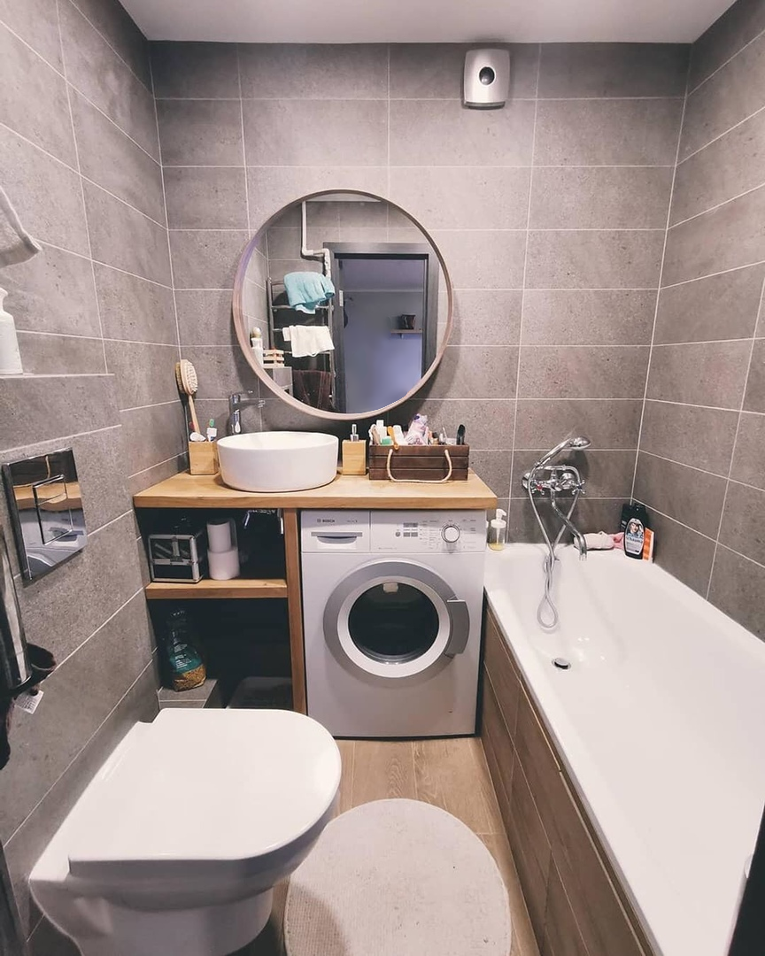 Ванная комната с туалетом и стиральной машиной