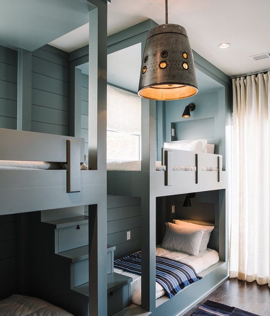 Комната с двух итажной кроватью