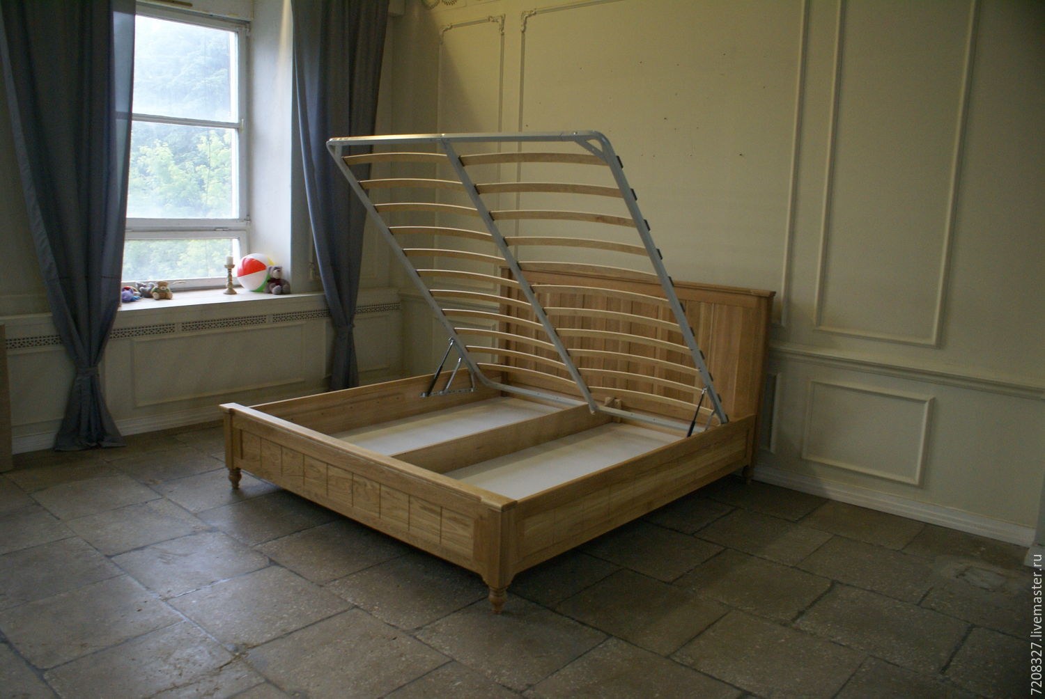 Кровать массив подъемным. Кровать из массив 120\2000 дерево бук подъемный механизм. Кровать на деревянных ножках. Кровать прочная. Кровать из дуба.