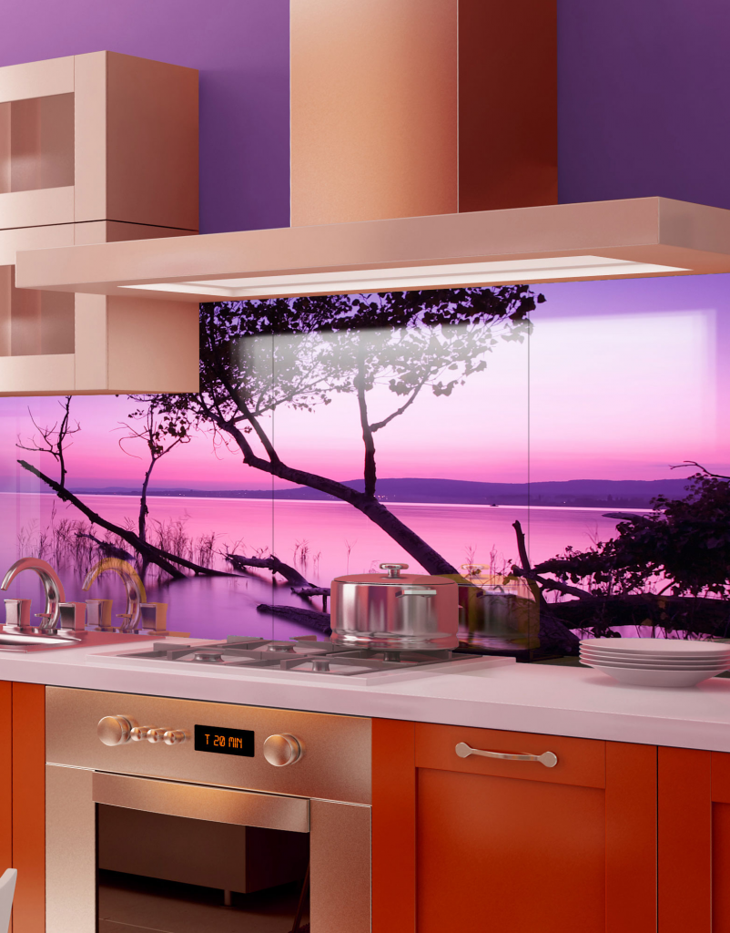 Фартук для кухни из стекла