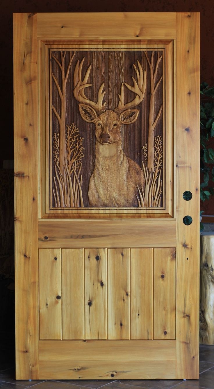 Декоративные двери из дерева