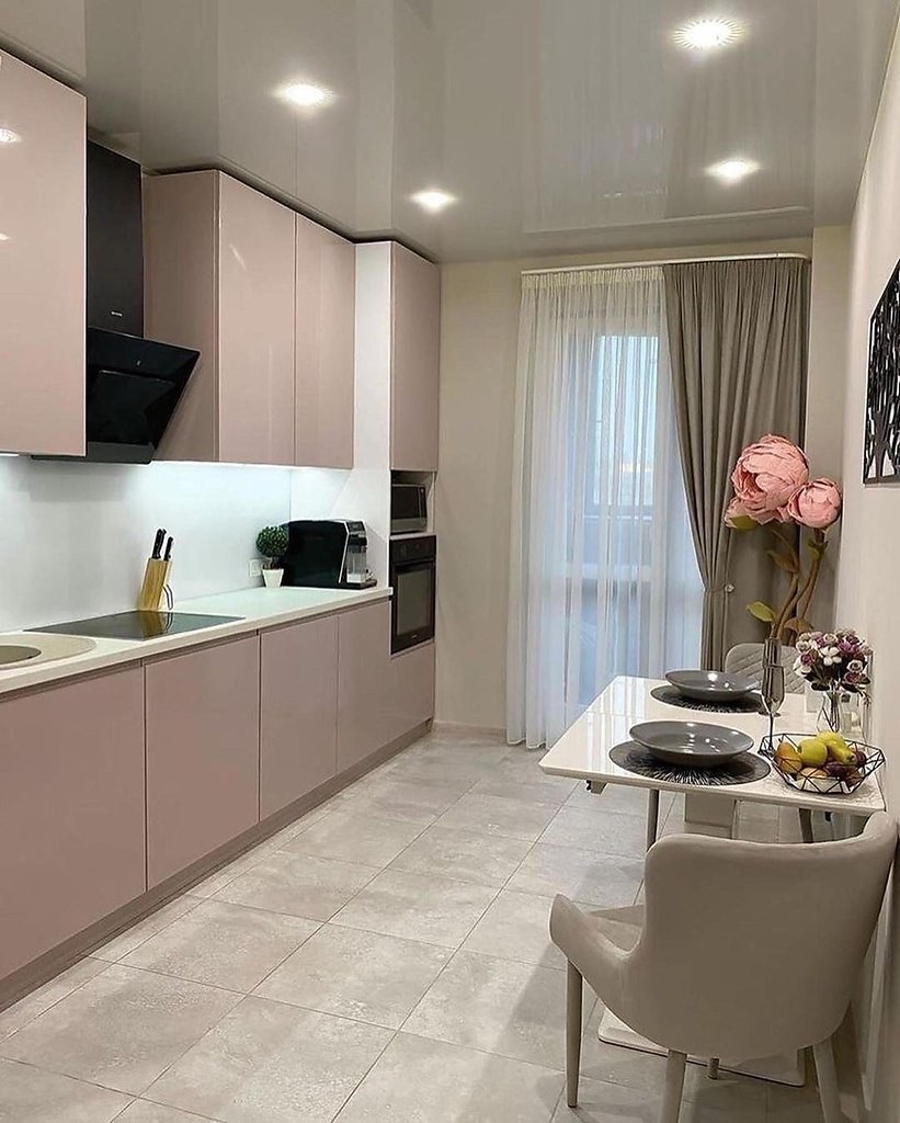 Кухня в бежевых тонах